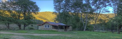 Keebles Hut - Kosciuszko NP - NSW (PBH4 00 12674)